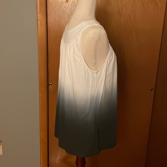 Express sleeveless blouse (tunic) size S, white and gray. Loose fitting - Picture 9 of 17